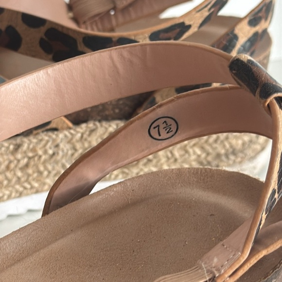 7.5 Leopard Print Espadrille Platform Gladiator Open Toe Shoe 
Sandal - Picture 6 of 6